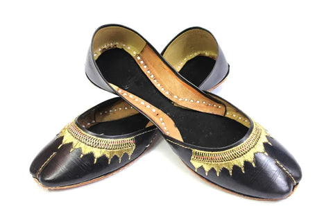 Women Hand Made Pure Leather Embroidered Khussa Fancy Black Khussa