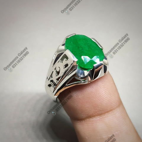 Natural 8 CT Rich Green Emerald Ring Handcrafted Sterling Silver Ring Exciting Gemstone Lightweight Ring Beryl Ring