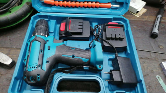Cordless Drill 10mm18 Volt with Accessories