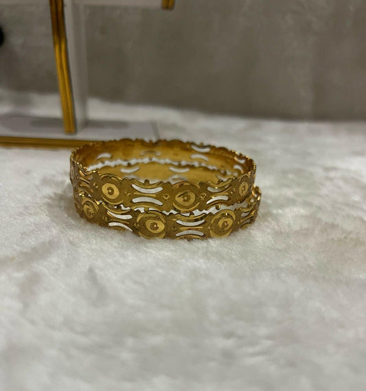 Fancy Bangles Gold 2pcs - ValueBox