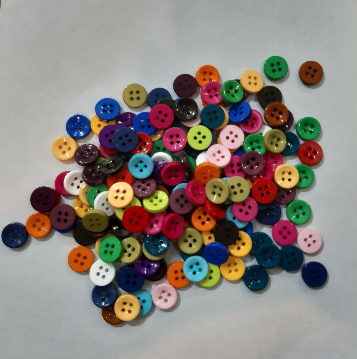 50PCS Multi-color Buttons Sewing Craft Clothe. Buttons For Scrapbooking Dyed Plastic Randomly Mixed - ValueBox