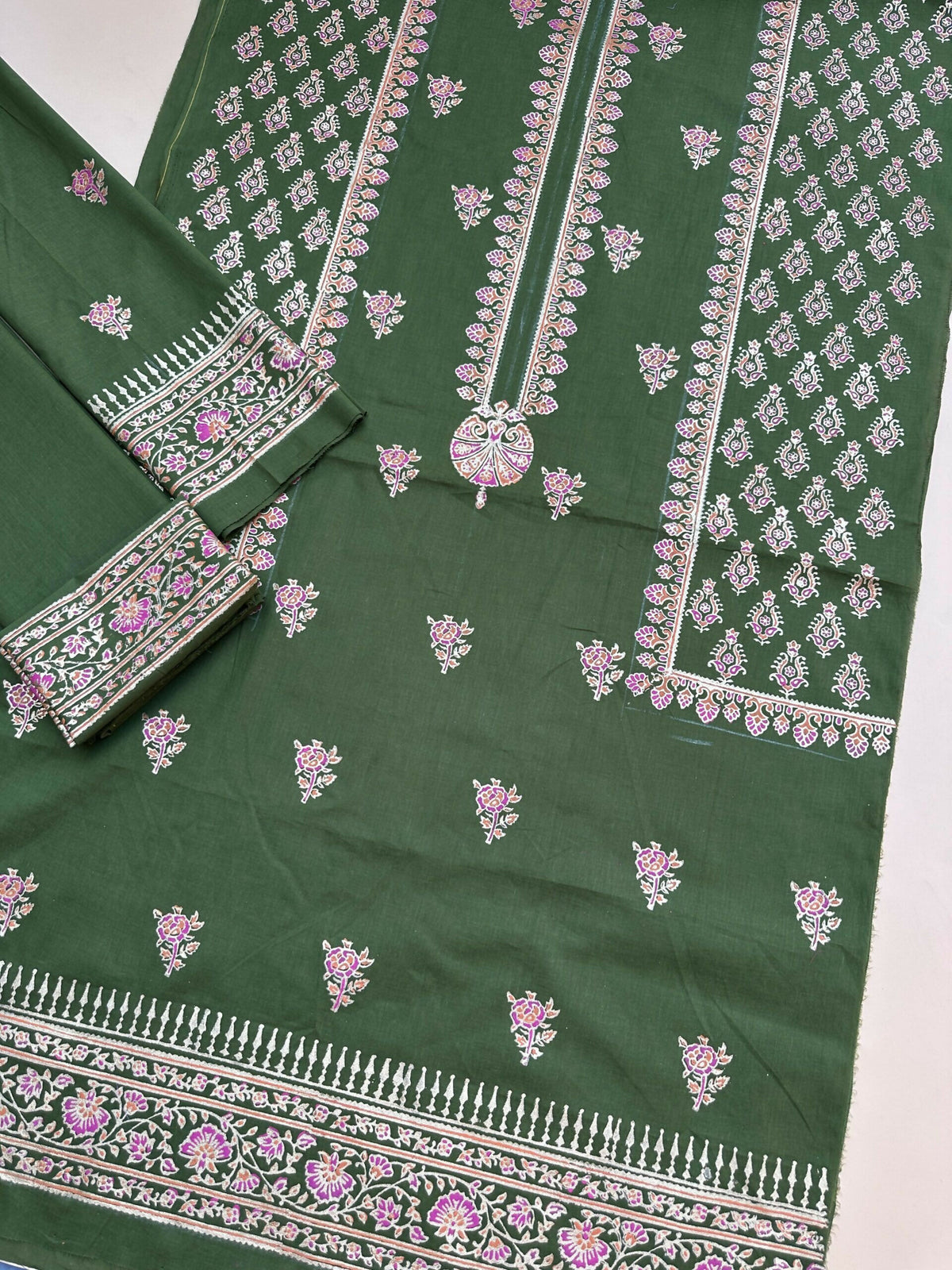 Olive Green – Cotton Lawn Block Print Unstitched 2 Pc Set