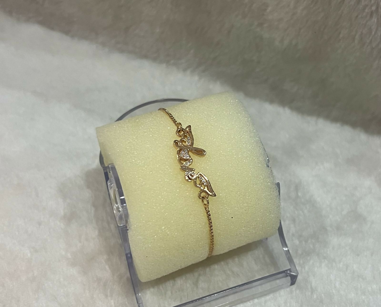 Stylish gold bracelet for girls