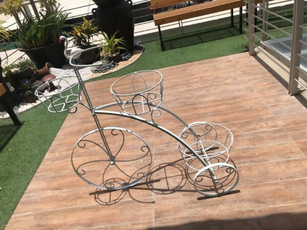 GEP Metal Tricycle Planter Stand for Garden & Home Décor