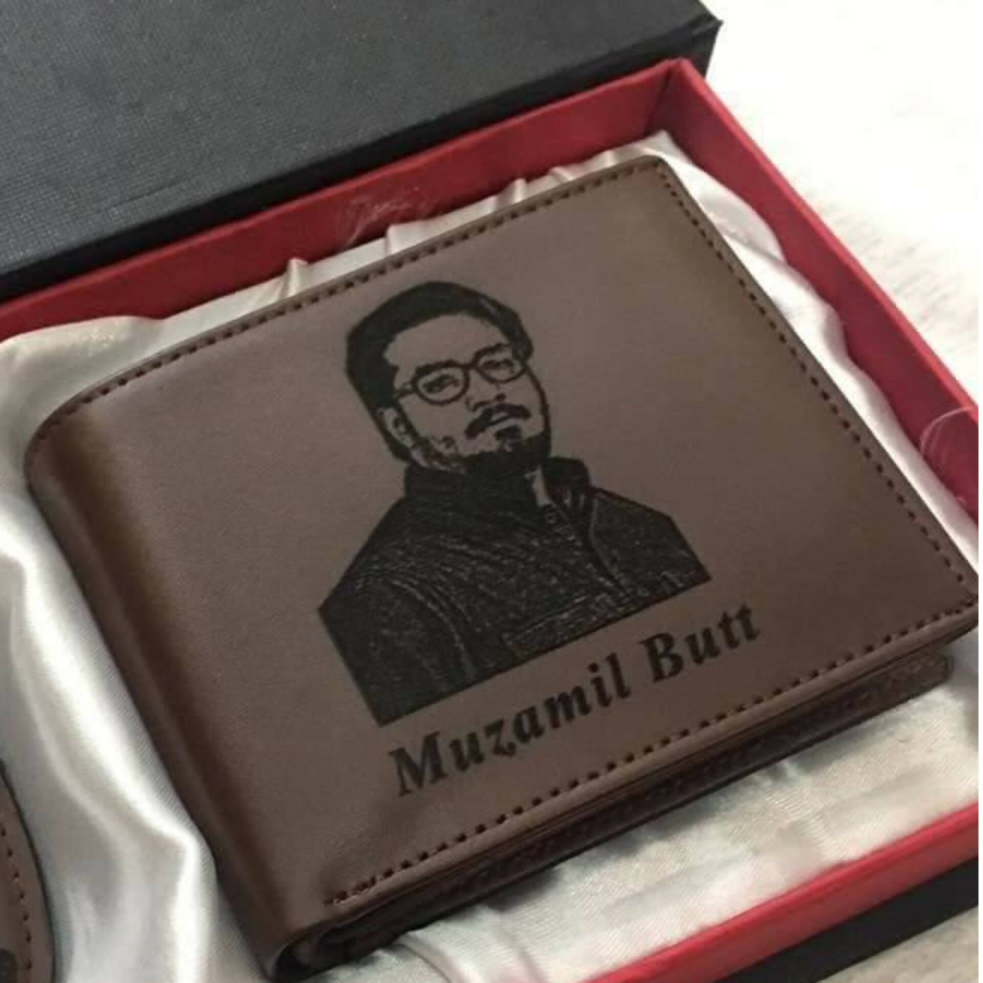 CUSTOMIZE NAME AND PICTURE ENGRAVED WALLET