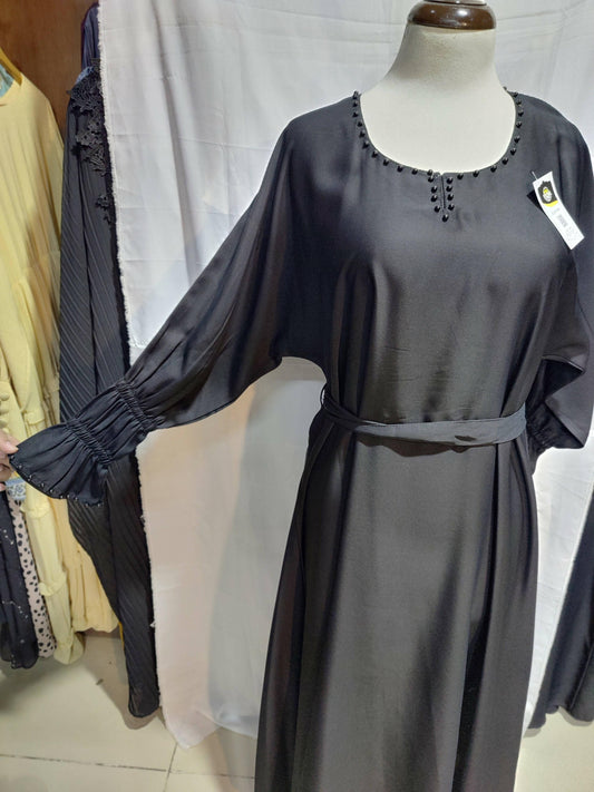Plain black closed abaya with belt - ValueBox