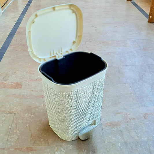 Pedal Dustbin - 30 Ltr - Bin Inside - ValueBox