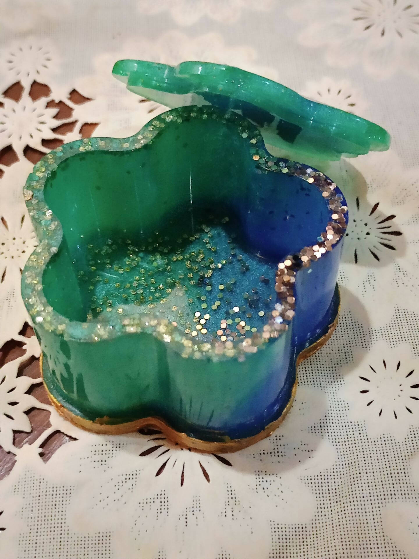 Hand made Resin Decoration piece plus Jewellery Box With Lid